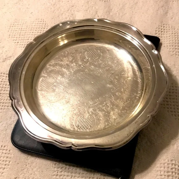 Silver serving dish - Picture 1 of 9